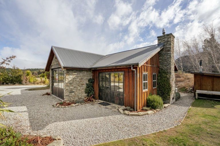 Photo of property in 66 Te Awa Road, Albert Town, Wanaka, 9382