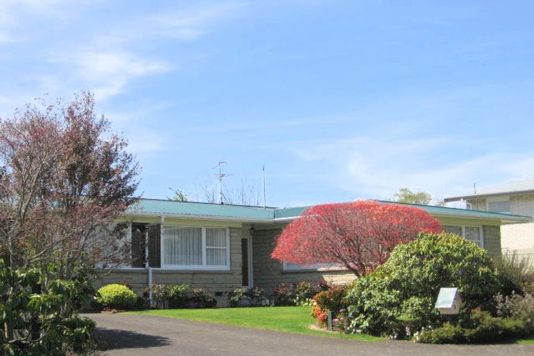 Photo of property in 5 Campbell Place, Pukehangi, Rotorua, 3015