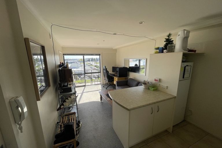 Photo of property in The Rennaissance, 3d/18 Ronwood Avenue, Manukau, Auckland, 2104