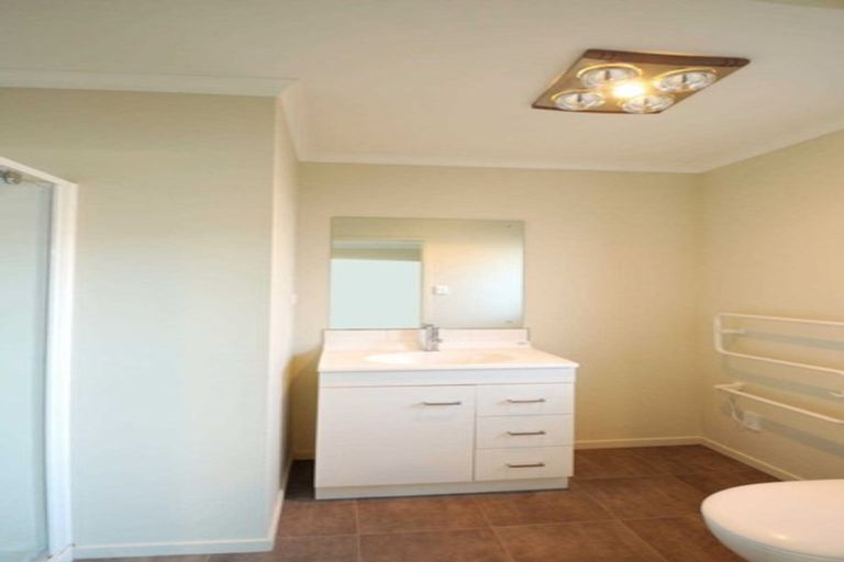 Photo of property in 5 Burford Way, Rolleston, 7615