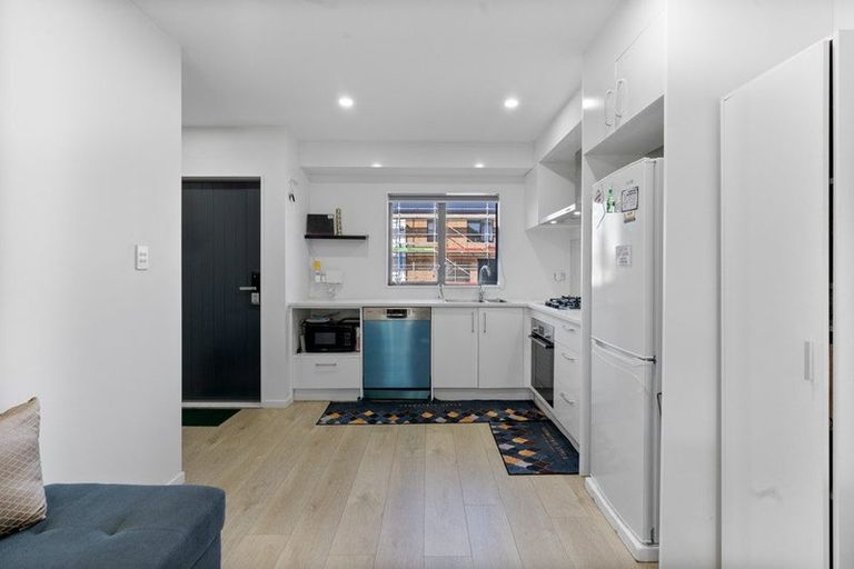 Photo of property in 19 Valour Lane, Papakura, 2110