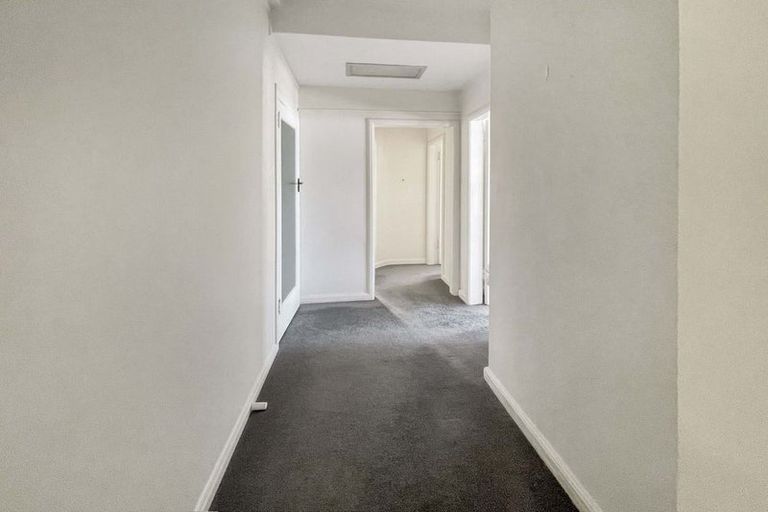 Photo of property in Olympus Flats, 1/280 Oriental Parade, Oriental Bay, Wellington, 6011