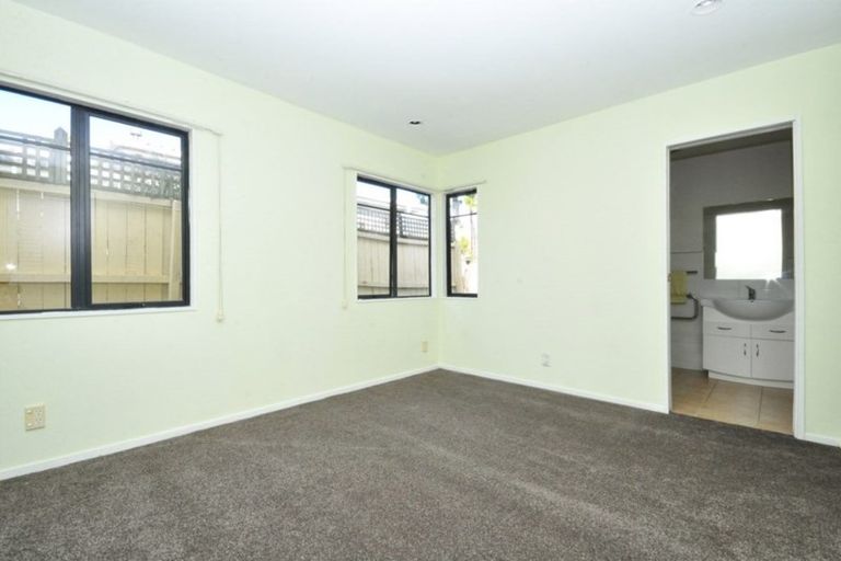 Photo of property in 2/194 Shirley Road, Papatoetoe, Auckland, 2025