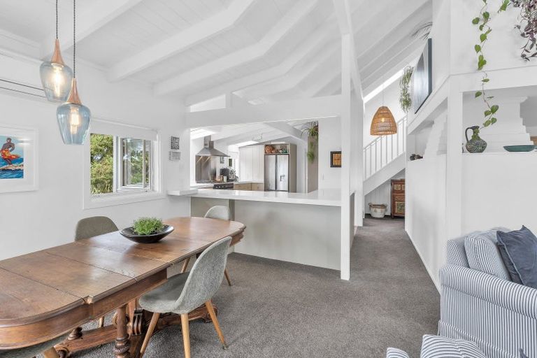 Photo of property in 217 Point View Drive, East Tamaki Heights, Auckland, 2016