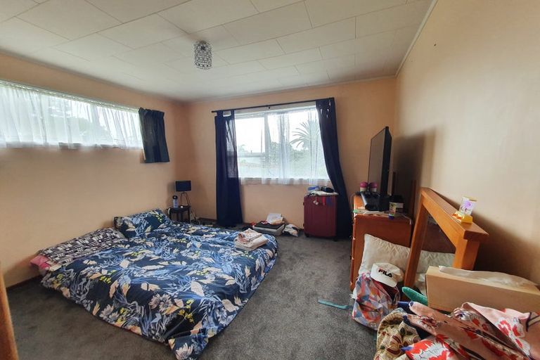 Photo of property in 28 Solar Road, Glen Eden, Auckland, 0602