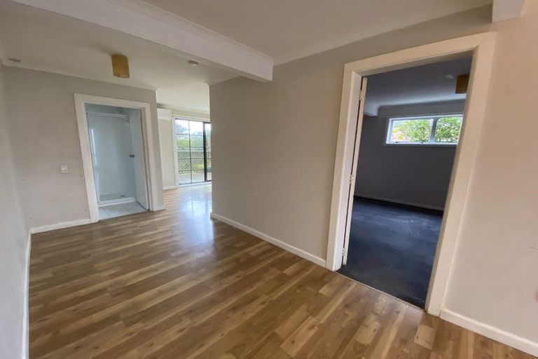 Photo of property in 48 Edgecombe Street, Newlands, Wellington, 6037