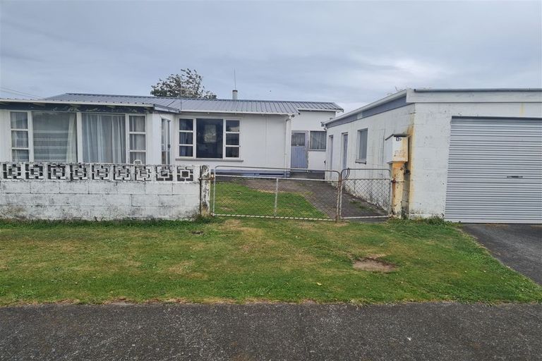 Photo of property in 19 Rimu Street, Hawera, 4610