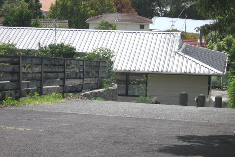 Photo of property in 3/251 Wairau Road, Totara Vale, Auckland, 0627