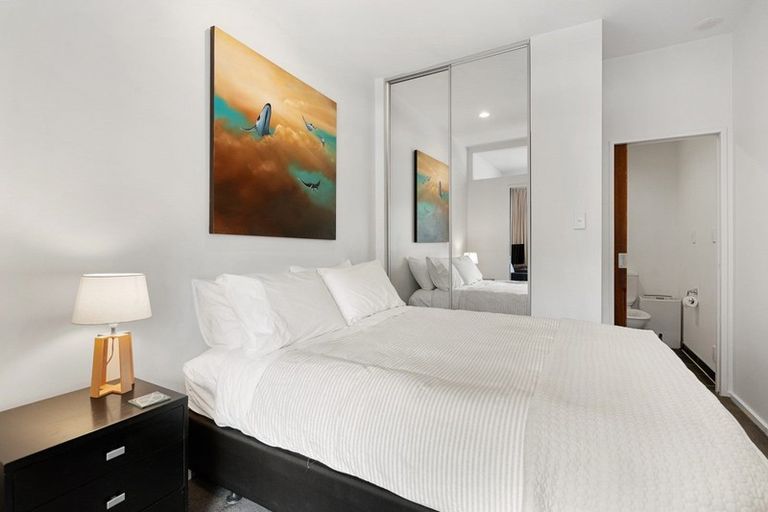 Photo of property in Atrium Apartments, 3n/154 The Terrace, Wellington Central, Wellington, 6011