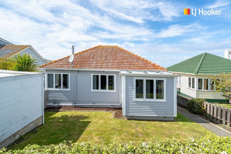 Photo of property in 24 Puketai Street, Andersons Bay, Dunedin, 9013