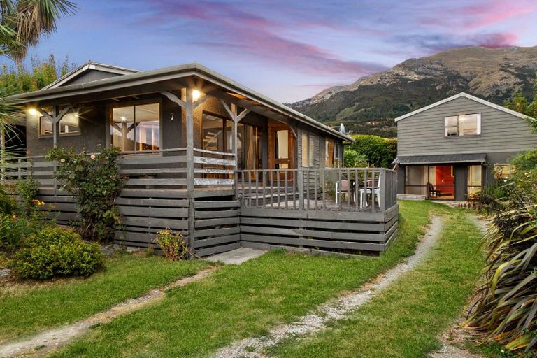 Photo of property in 7 Parry Crescent, Lake Hawea, Wanaka, 9382