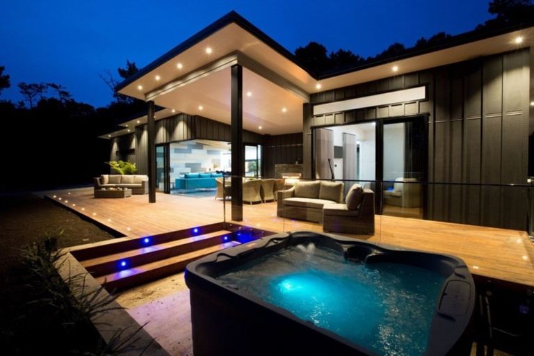 Photo of property in 39 Upper Harbour Drive, Greenhithe, Auckland, 0632