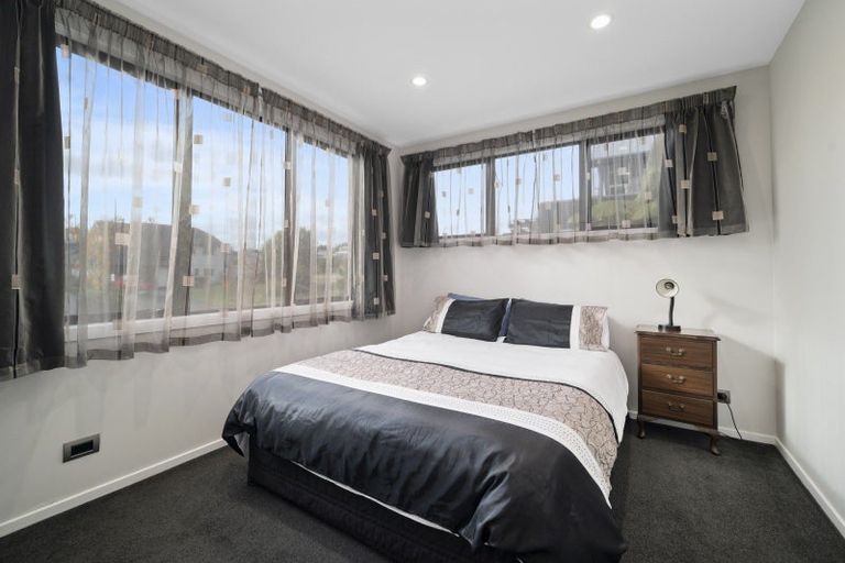 Photo of property in 2 Botanical Heights Drive, Waipahihi, Taupo, 3330