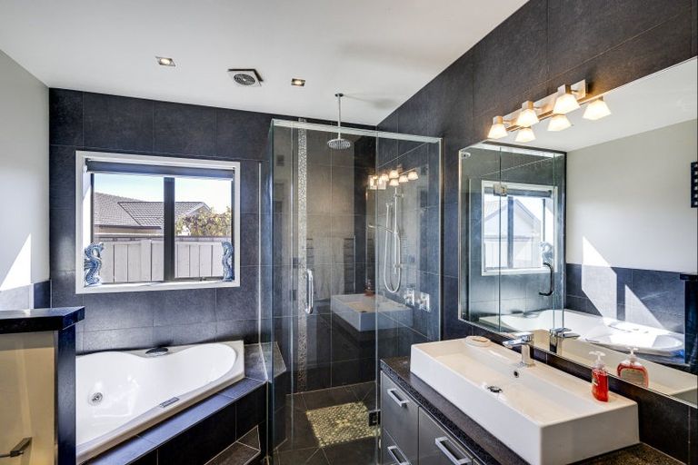 Photo of property in 17 Bourke Place, Havelock North, 4130