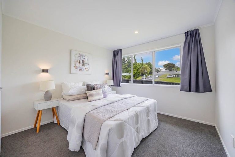 Photo of property in 138 Moire Road, West Harbour, Auckland, 0618