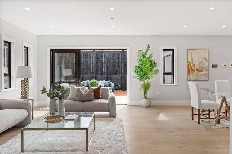 Photo of property in 7 Halcyon Bay Lane, Wainui, 0992