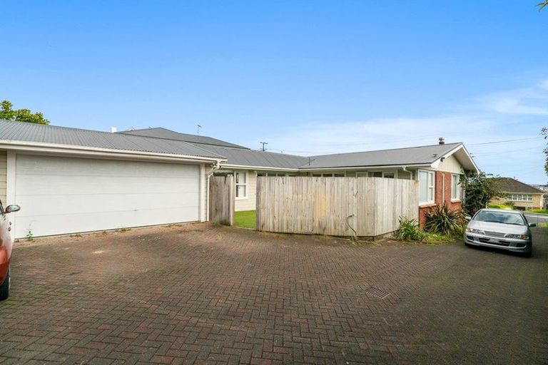 Photo of property in 1/35 Orams Road, Hillpark, Auckland, 2102