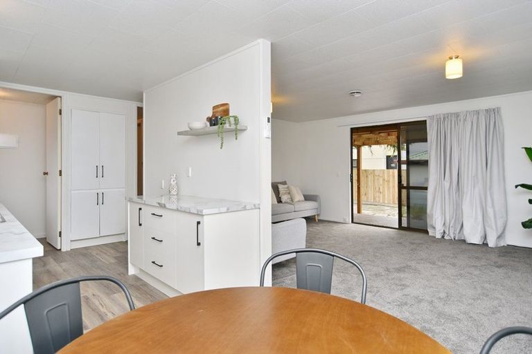 Photo of property in 102a Amyes Road, Hornby, Christchurch, 8042