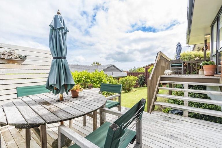 Photo of property in 1/71 Dalwhinnie Parade, Highland Park, Auckland, 2010