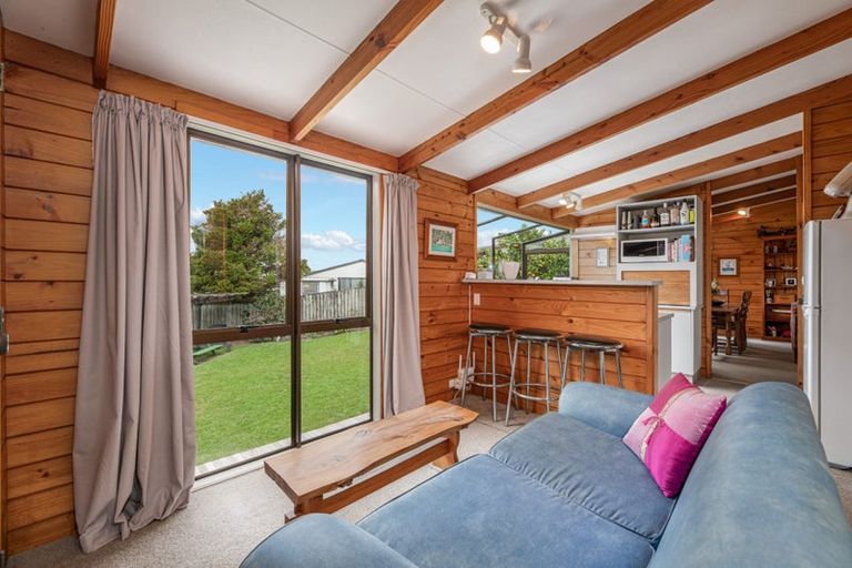 Photo of property in 3 Rhinevale Close, Henderson, Auckland, 0612