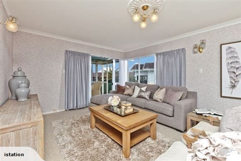 Photo of property in 2/5 Fenwick Avenue, Milford, Auckland, 0620