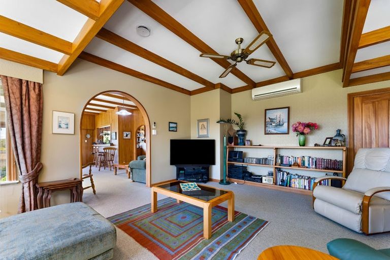 Photo of property in 18 Cliff Road, Tasman, Upper Moutere, 7173