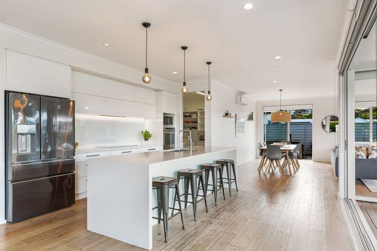 Photo of property in 5 Nikau Way, Riverhead, 0820