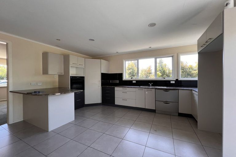 Photo of property in 52 Ennis Avenue, Pakuranga Heights, Auckland, 2010