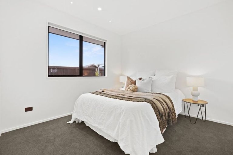 Photo of property in 24 Irvines Track, Halswell, Christchurch, 8025