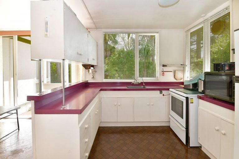 Photo of property in 81 Glamorgan Drive, Torbay, Auckland, 0630