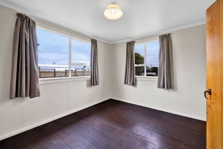 Photo of property in 3 Clive Street, Hawera, 4610