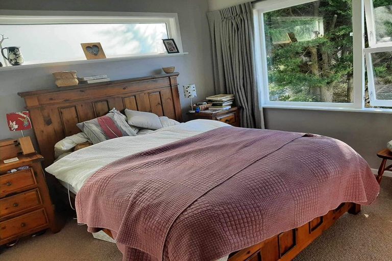 Photo of property in 97 Akaroa Drive, Maupuia, Wellington, 6022