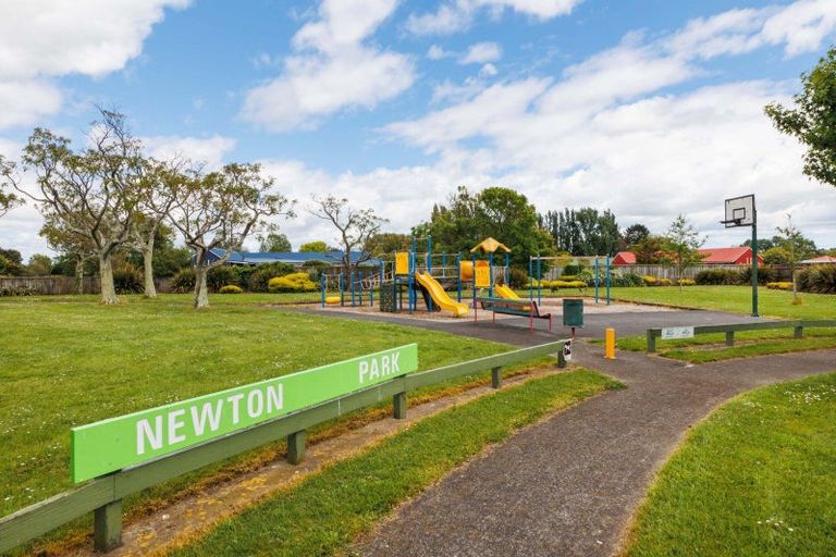 Photo of property in 27 Newton Place, Westbrook, Palmerston North, 4412