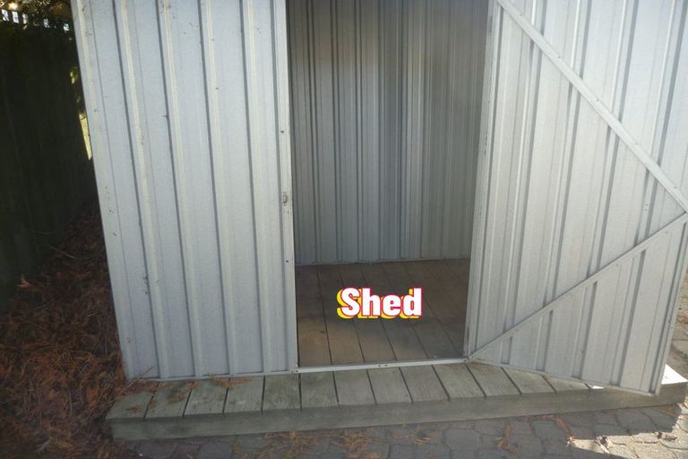 Photo of property in 3 Barrys Road, Glendene, Auckland, 0602