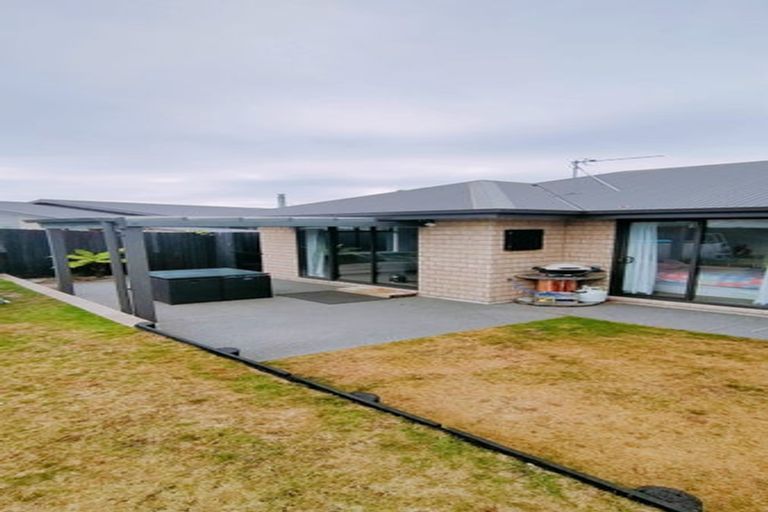 Photo of property in 1/7 Arosa Place, Parklands, Christchurch, 8083