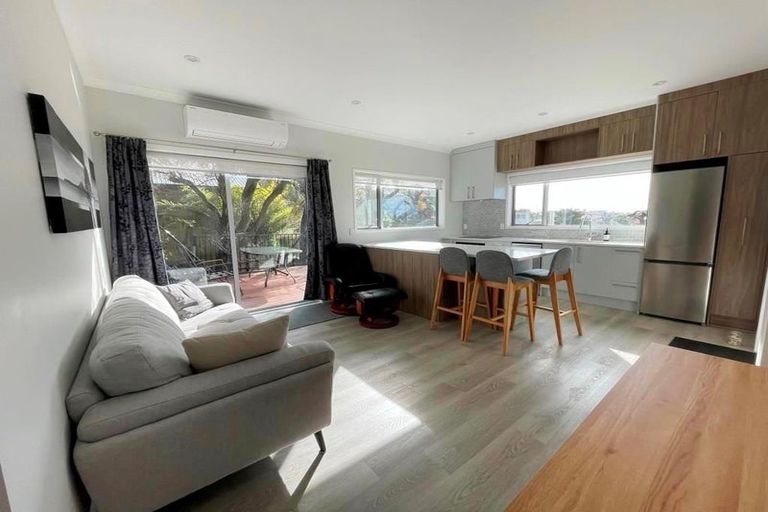 Photo of property in 1/431 East Coast Road, Mairangi Bay, Auckland, 0630