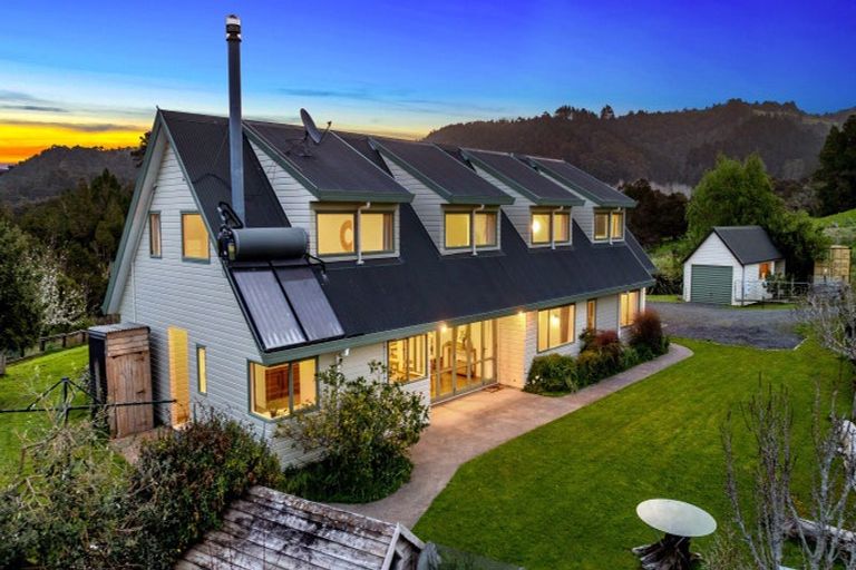 Photo of property in 692 Haruru Road, Kaukapakapa, 0873