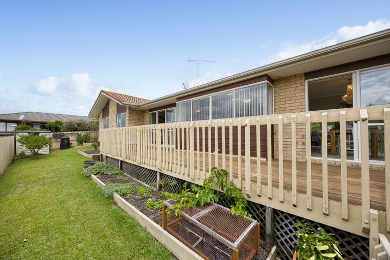 Photo of property in 2 Jubaea Place, Henderson, Auckland, 0610