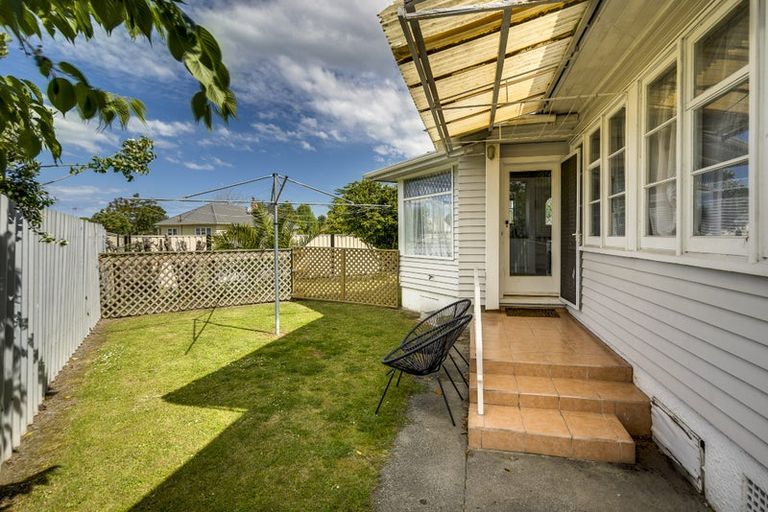 Photo of property in 71 Latham Street, Marewa, Napier, 4110