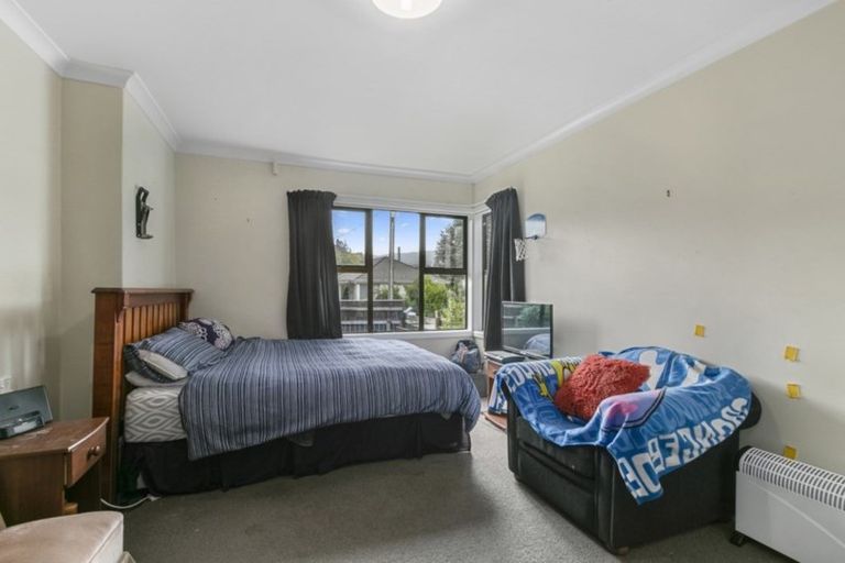 Photo of property in 29 Gibbs Crescent, Wainuiomata, Lower Hutt, 5014