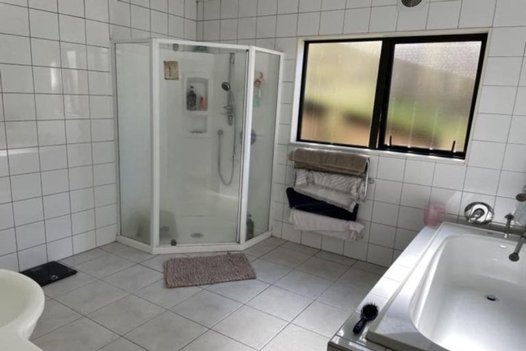 Photo of property in 4 Leadley Lane, Tawa, Wellington, 5028