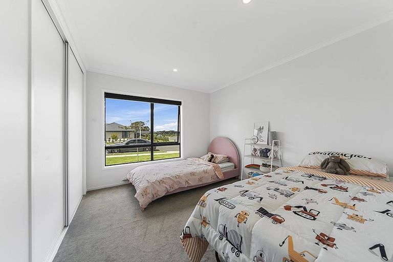 Photo of property in 52 Harriet Johnston Drive, Pokeno, 2402