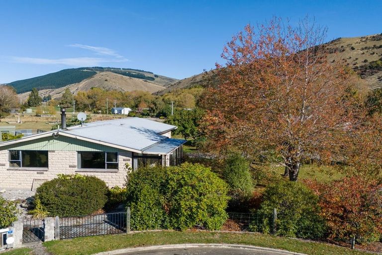 Photo of property in 7 Ormaglade Place, Millers Flat, Roxburgh, 9572