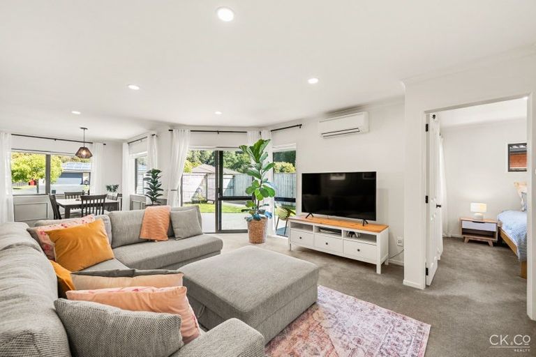 Photo of property in 3 Boleyn Close, Kingsley Heights, Upper Hutt, 5018