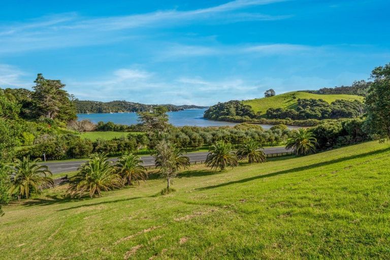 Photo of property in 3 Te Akau Drive, Russell, 0272