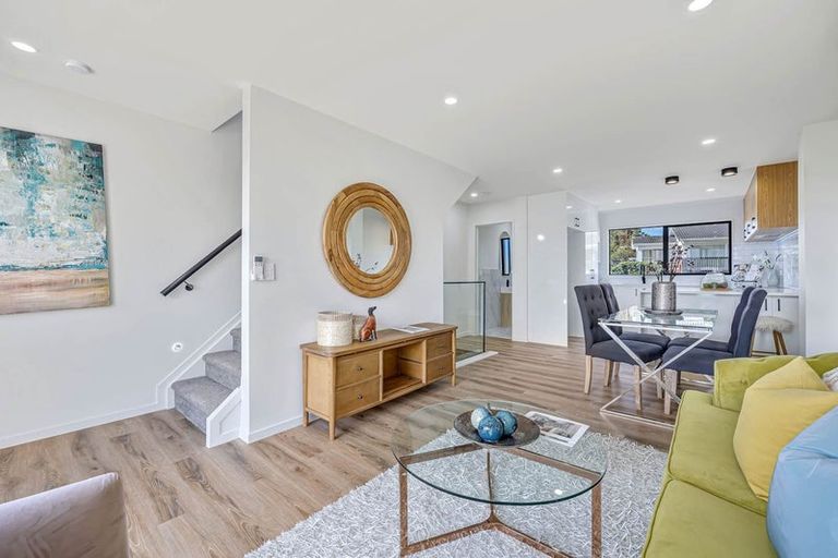 Photo of property in 6/27 Carole Crescent, Pakuranga, Auckland, 2010