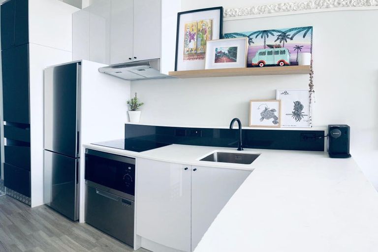 Photo of property in Qba Apartments, 2d/51 Webb Street, Mount Cook, Wellington, 6011