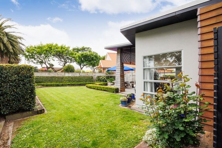 Photo of property in 6 The Oaks, Awapuni, Palmerston North, 4412