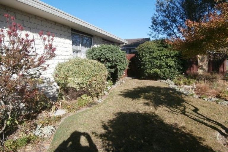 Photo of property in 1/5 Salford Avenue, Redwood, Christchurch, 8051