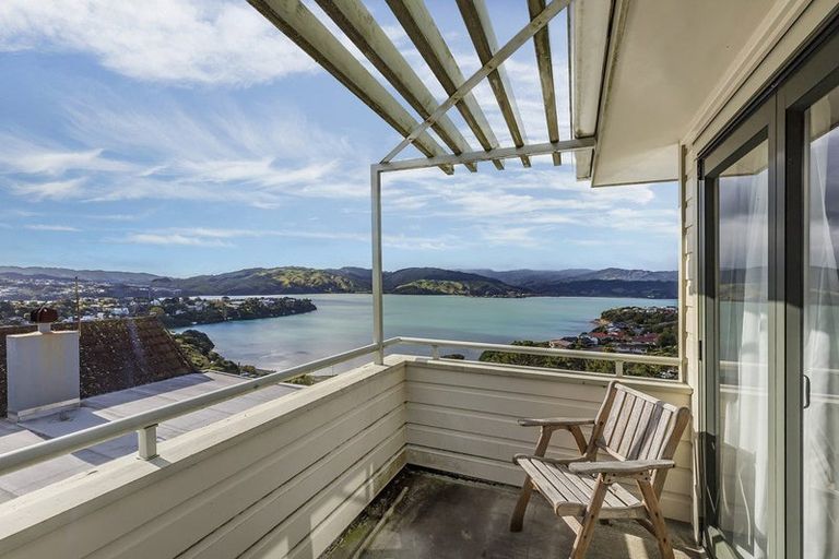 Photo of property in 164 Kahu Road, Paremata, Porirua, 5024